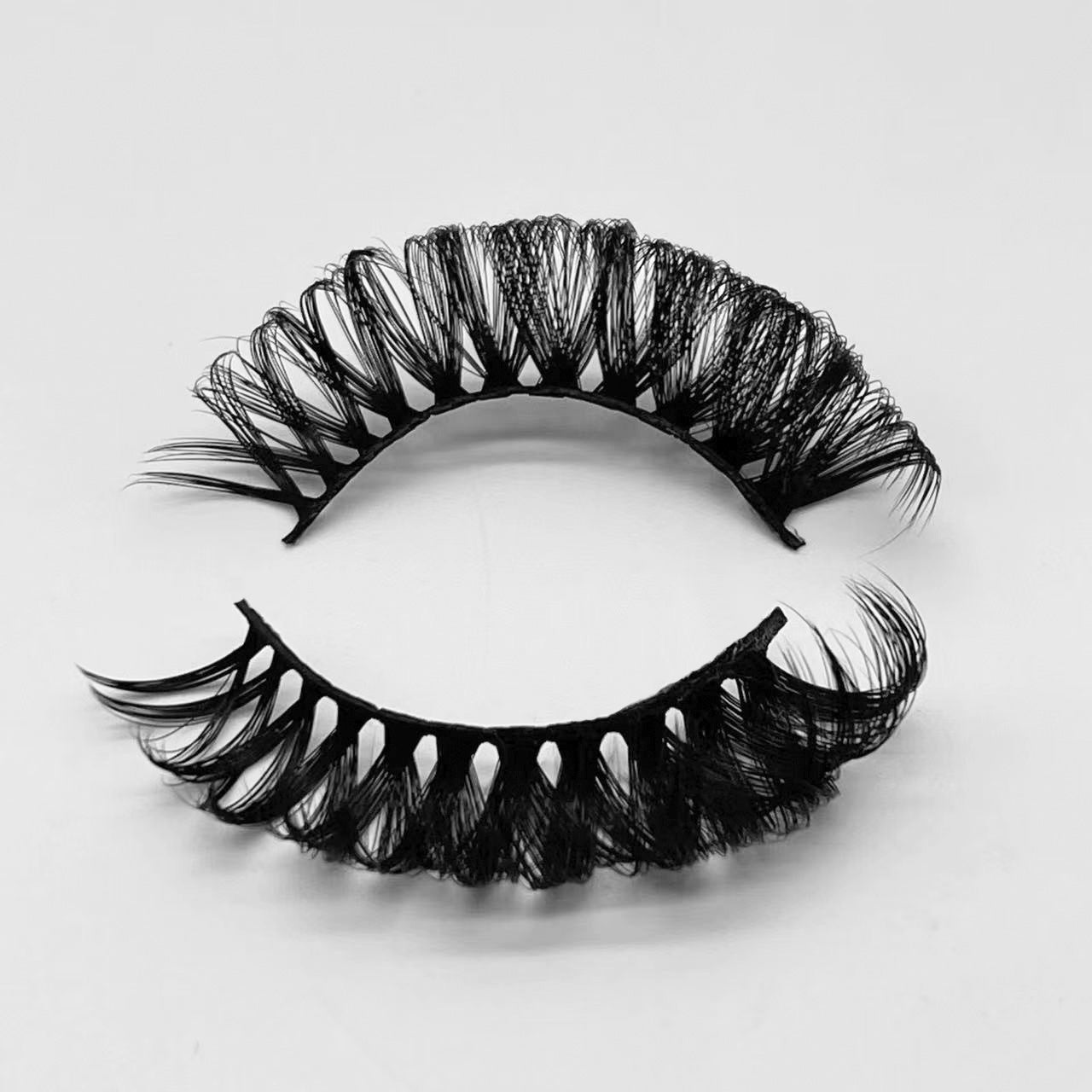 Handgemachte russische Streifenwimpern 20mm