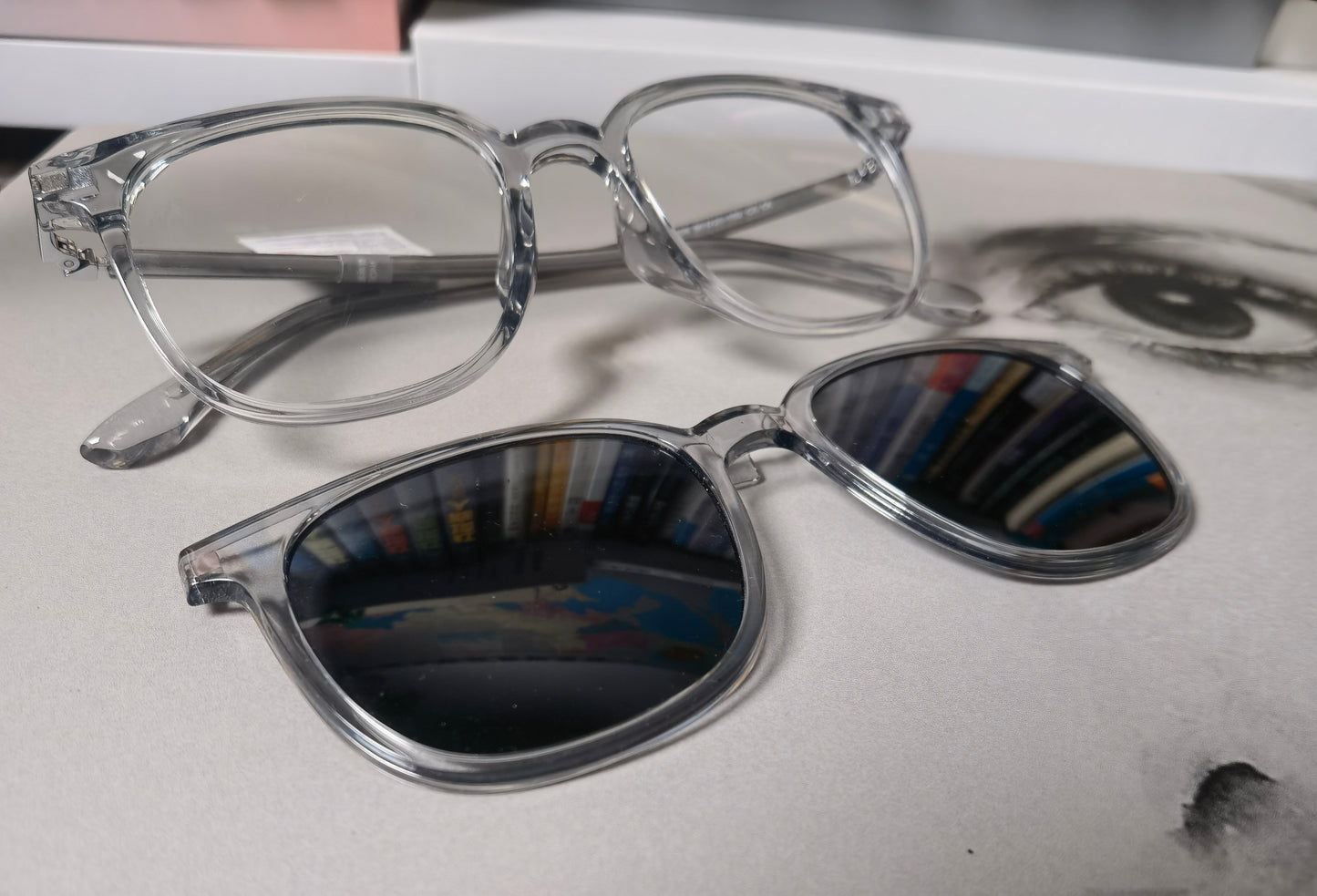 Square eyeglasses for men and women